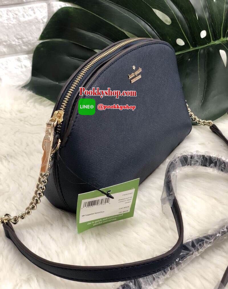 Kate Spade new york Cameron Street Crossbody With Zip Bag พร้อมส่งค่ะ!!! มีพร้อมส่งถึง 9 สีจ้า กระเป๋าสะพายข้างหรือแบบครอสบอดี้ร์ ลายหนังซาฟเฟียโน่ ทรงน่ารัก ใบจริงน่าใช้มากๆค่ะ ด้านหน้าติดโลโก้แบรนด์ มีช่องแม่เหล้กให้ใส่ของหนึ่งช่อง เปิดปิดช่องหลักแบบซิป
