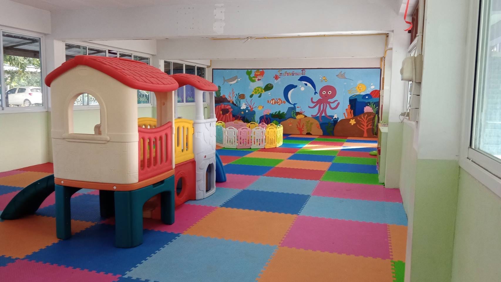 แผ่นยางปูพื้น แบบจิ๊กซอ ขนาด 1 x 1 เมตร หนา 25 มม.