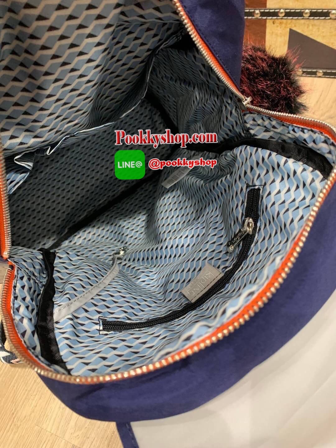 Kipling new grey emb city pack กระเป๋าเป้ที่สะพายได้ทุกวัน ไม่ว่าจะไปเรียน ไปทำงานหรือออกทริปเล็กๆ วัสดุ polymide100% สีสันของกระเป๋ารวมถึงตัวสายดูแมทช์กัน ยังมีช่องใช้งานที่แยกออกเป็นสัดส่วนไม่ว่าจะด้านข้างหรือด้านหน้า เปิดปิดสองชั้นด้วยกระดุมแม่เหล็กและ