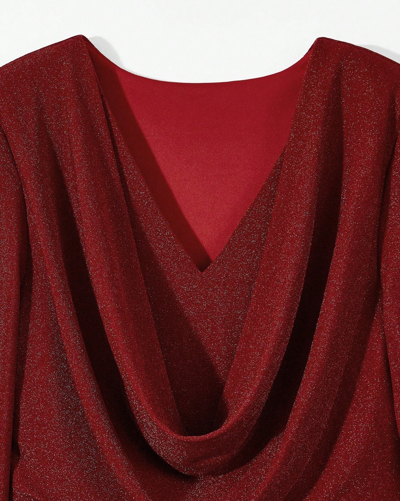 เดรสแฟชั่น แม็กซี่เดรสเสื้อแขนยาวคอวี ดีเทลด้านนอกเป็นคอถ่วง กระโปรงทรงสอบผ่าข้าง