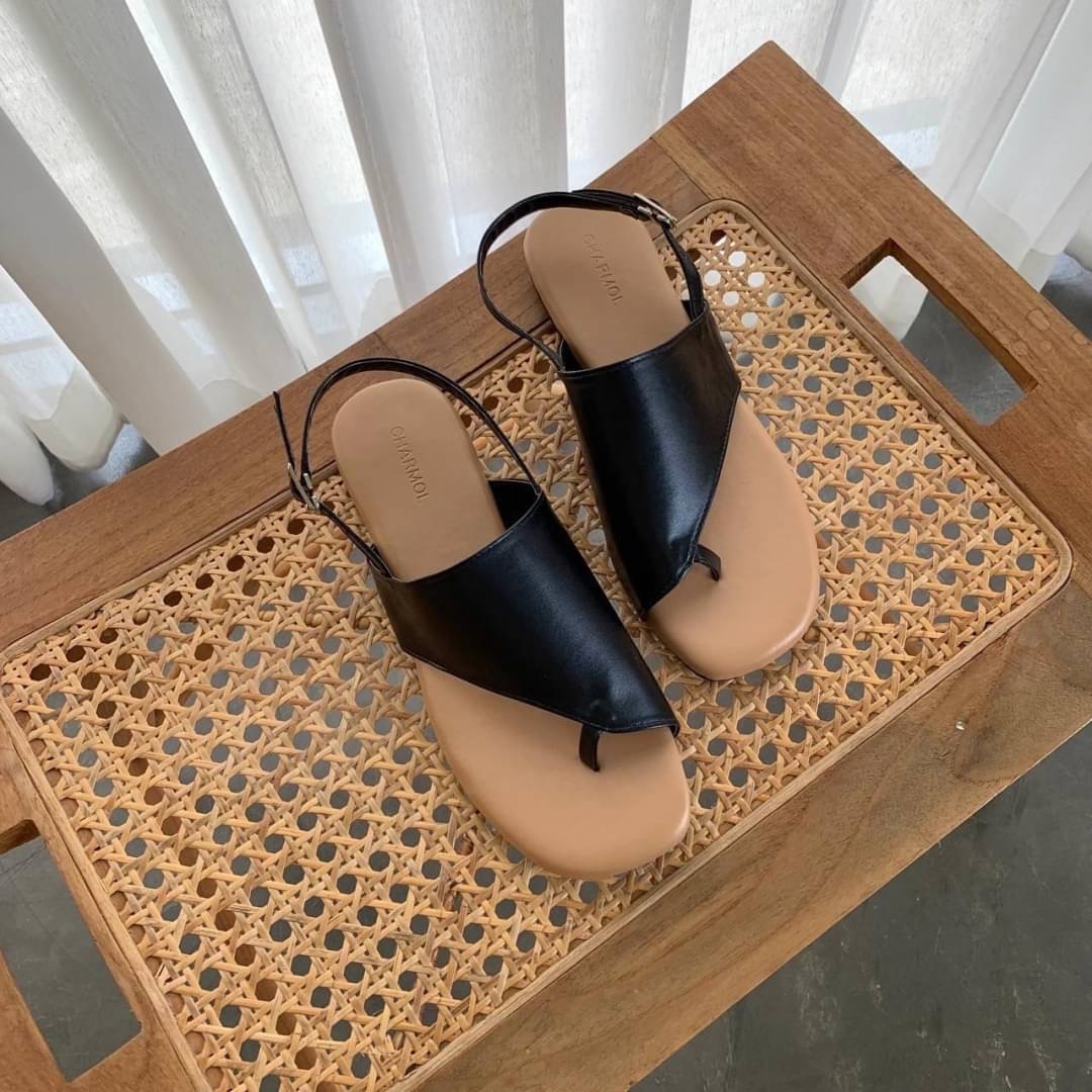 Korea style แบบใหม่รับซัมเมอร์จ้า แตะรัดส้น ทรงคาดหน้าไขว้ น่ารักมากคะ งานสวยมากจริงๆ พื้นนิ่มเบาสบาย ใส่ได้ทุกวันค่ะ