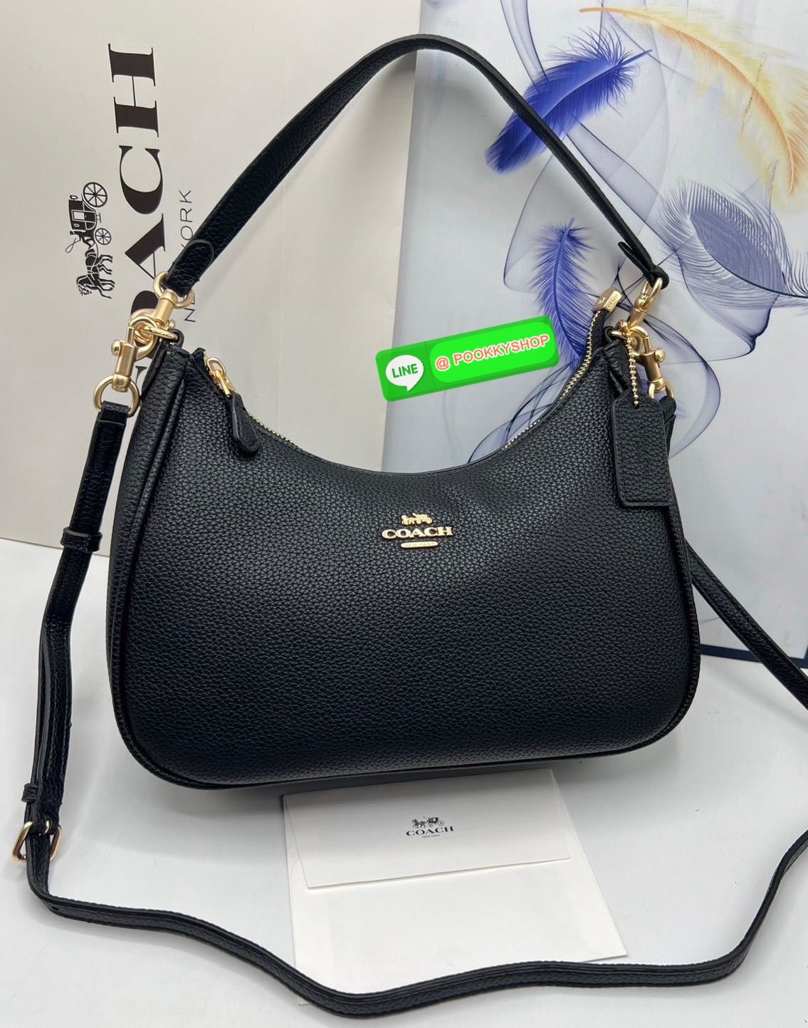 Coach Teri Hobo In Signature Canvas กระเป๋าคล้องไหล่และสะพายข้าง วัสดุแคนวาส+หนังแท้ เปิด-ปิดกระเป๋าแบบซิป ภายในโล่ง มีช่องซิป1ช่อง ช่องใส่ของจุกจิกอีก1ช่อง ด้านหลังมีช่องซิป1ช่อง มีสาย2เส้น สำหรับคล้องไหล่และสะพายข้าง