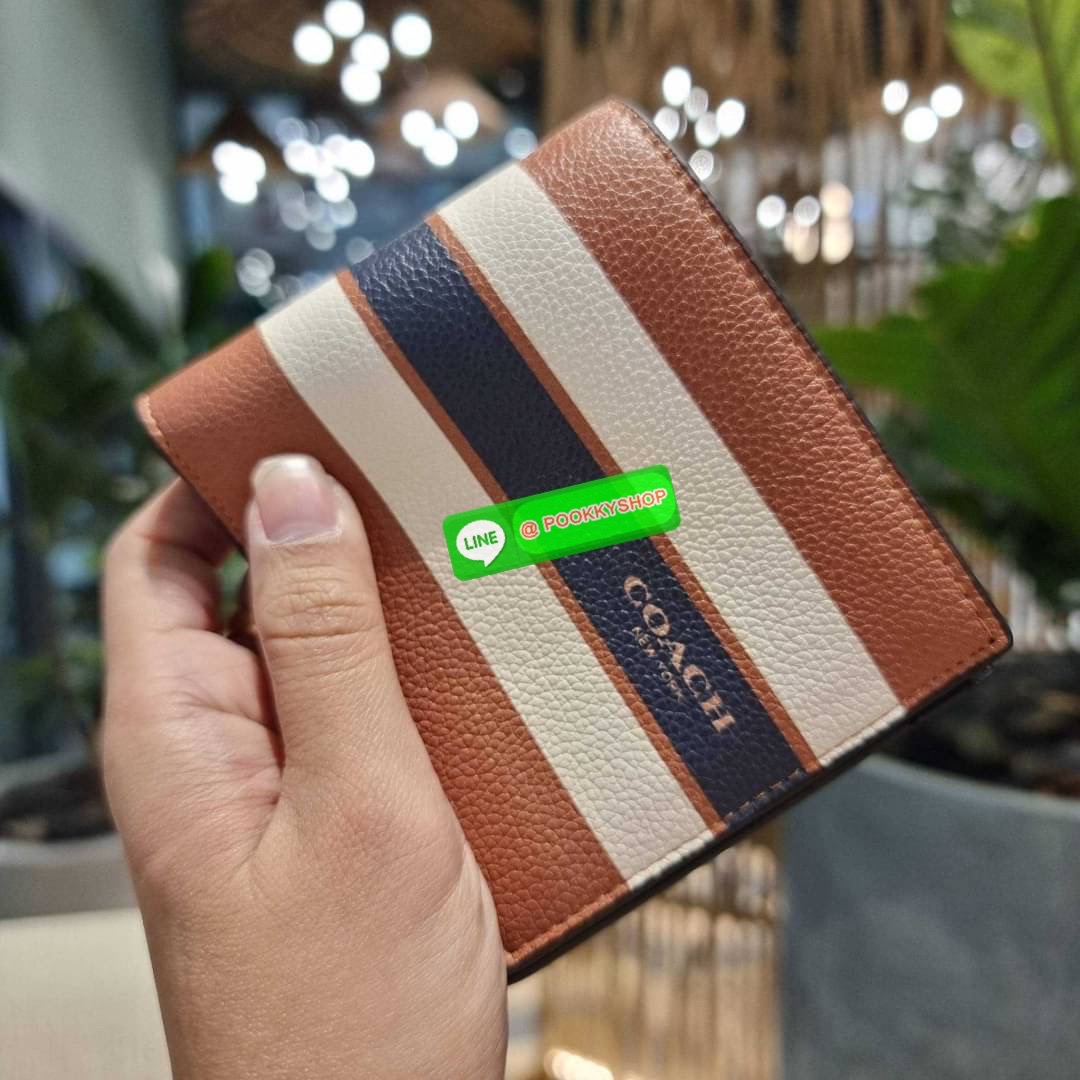 COACH F75399 COMPACT ID WALLET IN VARSITY LEATHER WITH BELT MIX GIFT BOX SET Set สุดคุ้ม!! ลิมิเต็ด!! สำหรับหนุ่มๆ ที่จับคู่เซ็ทกระเป๋าสตางค์รุ่นยอดฮิต และเข็มขัดหนัง pepble มาใน package Coach gift box คุ้มค่ามากๆ กระเป๋าสตางค์หนังวัว สวย นิ่มไปอีก ยังไม่