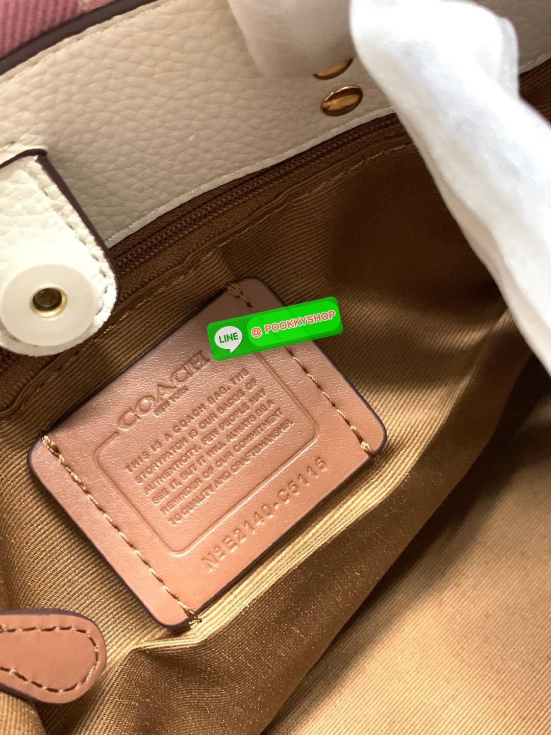COACH DEMSEY TOTE IN SIGNATURE JACQUARD WITH COACH PAT ((C8417//C5115)) พร้อมส่งที่ไทย ห้ามพลาด สีน้องสวยมากๆค่ะ กระเป๋าทรงTote ขนาดพอดีลำตัว ใช้วันไหนๆก็เหมาะมากค่ะ วัสดุJacquard ทอลายแบรนด์ ตัดขอบหนังแท้ สวยงามมากๆค่ะ ด้านหน้าจะมีป้ายวงกลมโลโก้แบรนด์อัน