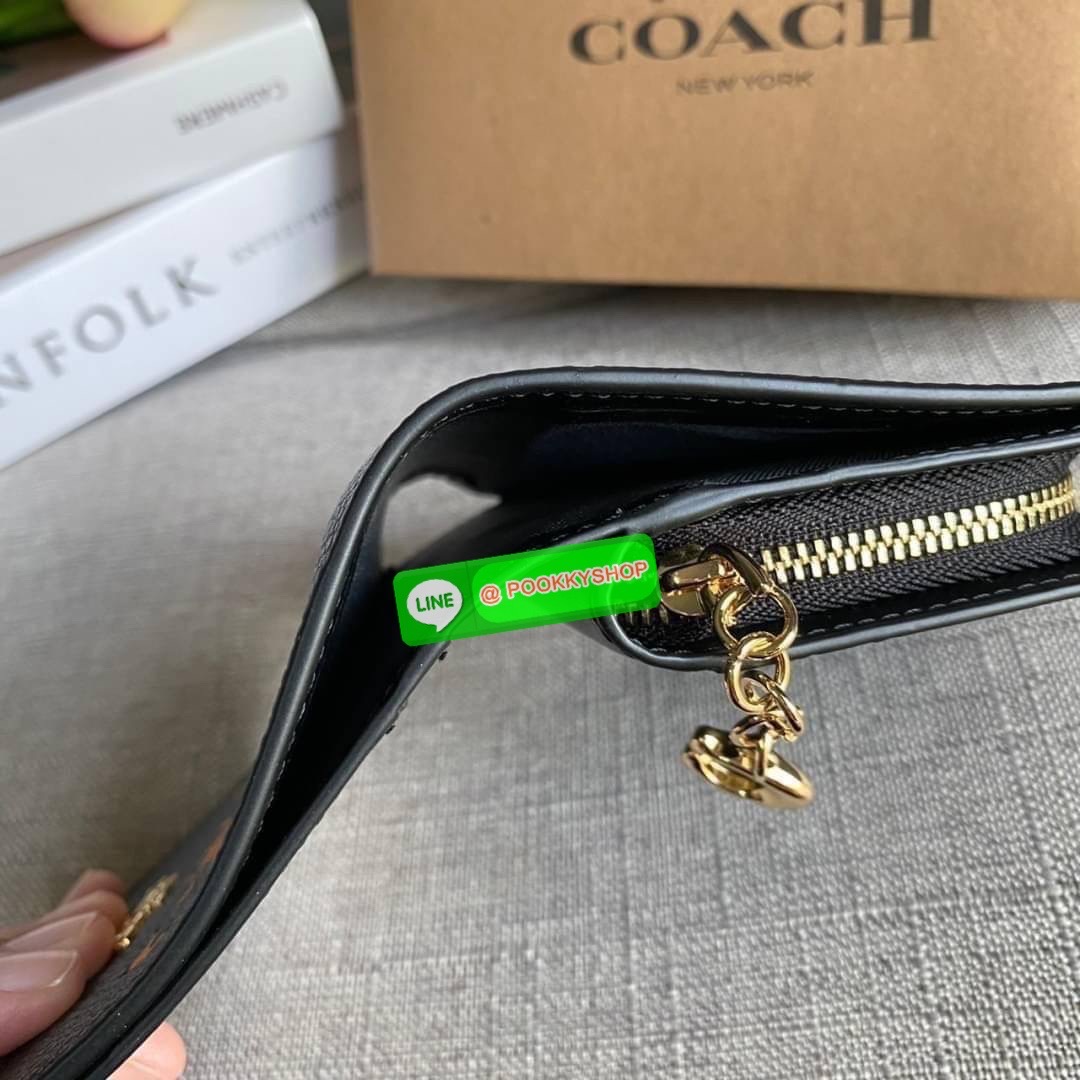 COACH X JEAN MICHEL BASQUIAT SNAP WALLET (COACH C5614) 🛍กระเป๋าสตางค์ใบเล็ก พกพาสะดวก วัสดุหนังแท้ ทนทาน เปิด-ปิดด้วยกระดุม ภายในมีช่องใส่บัตร ใส่ธนบัตรได้ทุกชนิด พร้อมช่องซิปแยกใส่เหรียญคะ