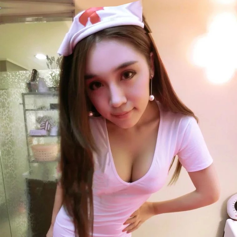 ชุดคอสเพลย์ พยาบาล แสนสวย ชุดเดรสสั้น เนื้อผ้ายืด คอวีเว้าลึก ด้านหลังแต่งเว้า โชว์ความเซ็กซี่ บาดใจสุดๆค่า +G-string +คาดผมพยาบาล +ถุงน่องตาข่ายเขุ้าชุดคะนางพยาบาล สีขาว