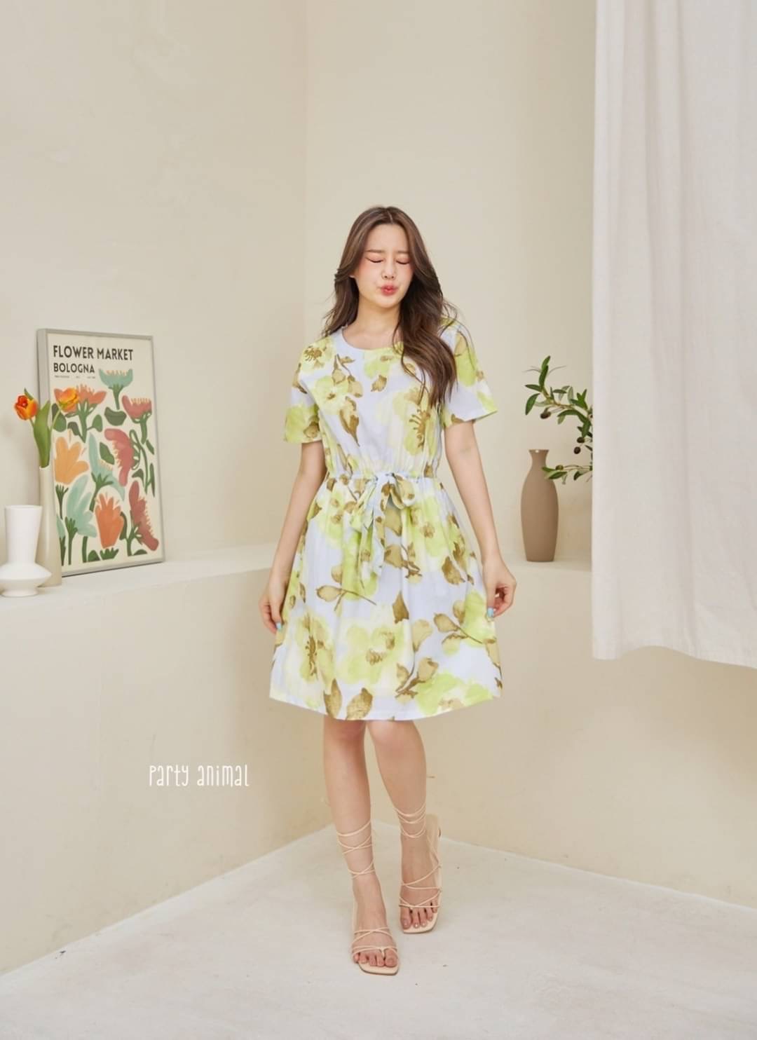 🌻🌸🪸ลายดอกไม้คิ้วท์ๆค้าา🥰🥰เดรสคอกลมแขนสั้นทรงกระโปรงเอบานเล็กน้อย เอวยืด เนื้อผ้าคอตตอน 100% ลายน่ารักค้าา มีซับในกระโปรง มีกระเป๋าล้วงข้างค่ะ 3ลาย