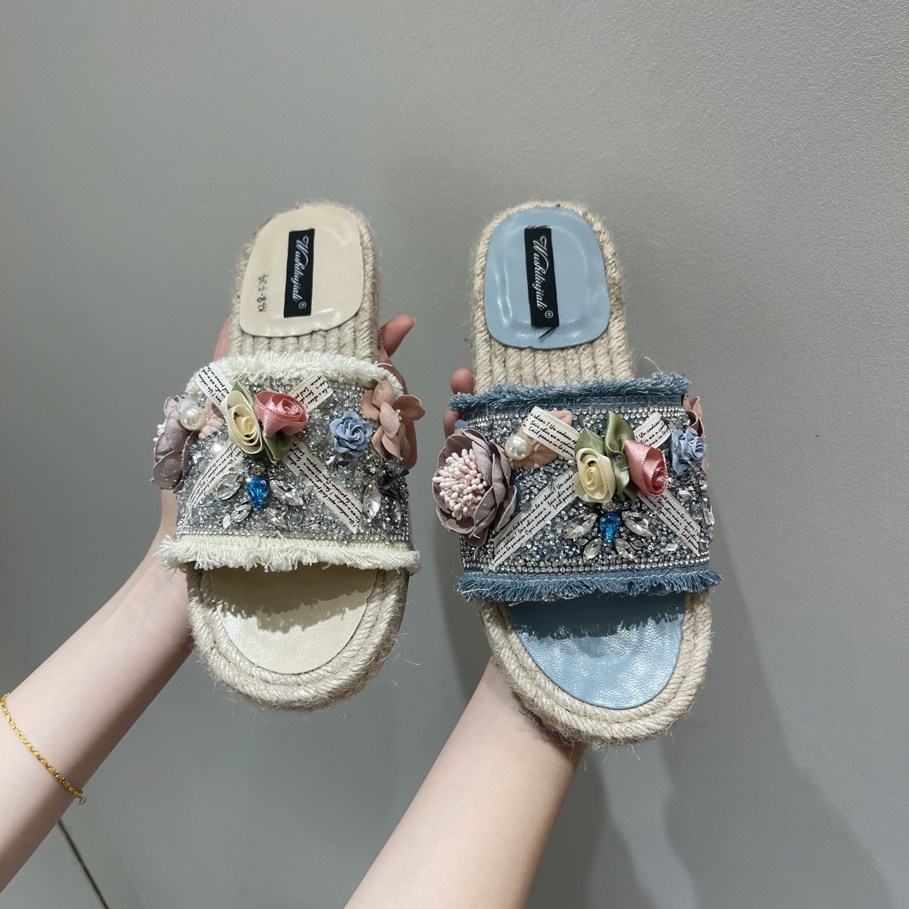 Shoe slip on รองเท้าแตะ 🌺🌼🌸งานสวยมาใหม่ รุ่นนี้ใส่สบาย ใส่แมตช์กับชุดง่าย สาวๆควรมีค่า💖