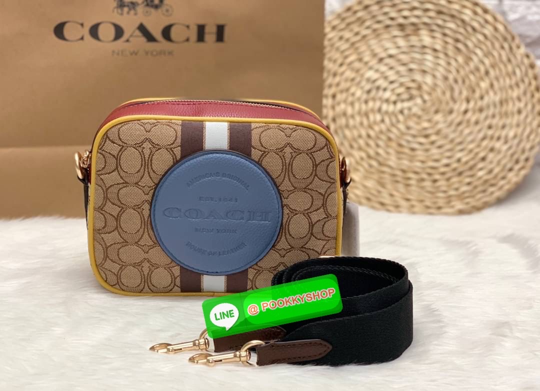 New arrival! 🌈รุ่นใหม่ห้ามพลาดค่ะ! Coach Dempsey Camera Bag In Signature Jacquard With Stripe And Coach Patch ((1912)) พร้อมส่งที่ไทย! กระเป๋าสะพายครอสบอดี้ร์กรือสะพายข้างได้ วัสดุJacquard+หนังแท้ สวยงามมากๆค่ะ ด้านหน้ามีป้ายวงกลมหนังโลโก้แบรนด์ เ