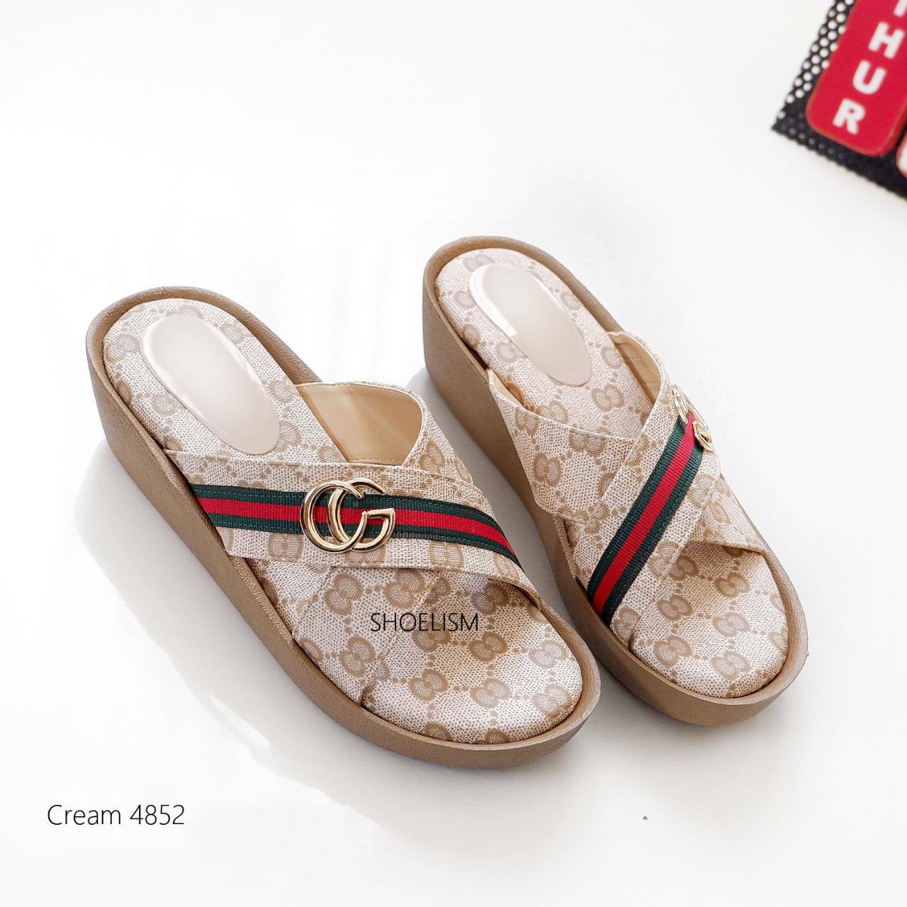 มาคร๊ะสาวว คู่นี้ทั้งเกร๋ทั้งชิคเลยเจ้าค่า รองเท้าลำลอง ส้นเตารีด หน้าไขว้ น้ำหนักเบา หนังpu ใส่กับชุดอะไรก็เกร๋ ใส่นิ่มเบาเดินสบายมาก ของจริงงานดีสวยเกินราคา ไม่ซื้อถือว่าพลาด!!