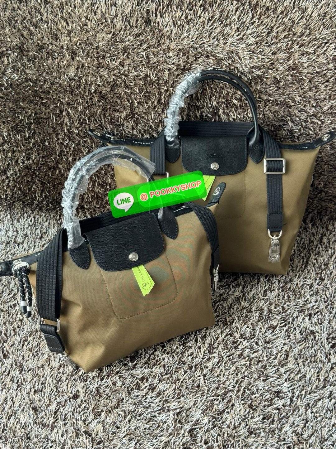 Longchamp LE PLIAGE ENERGY S HANDBAG LE PLIAGE รีไซเคิล ECONYLสไตล์สปอร์ต ทันสมัย และใช้งานได้จริง น้ําหนักเบา กระเป๋าใบนี้เป็นเครื่องประดับที่มีเสน่ห์ในอุดมคติที่จะติดตามคุณในทุกกิจกรรมยามเย็นของคุณ มาพร้อมกับสายสะพายไหล่ปรับได้ สามารถพกพาได้ ทั้งแบบถือแ