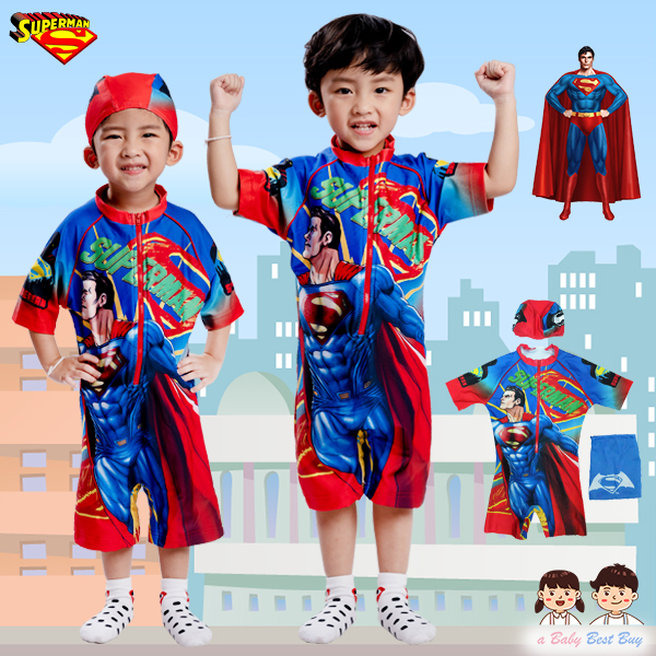 ( Swimsuit for Boy ) ชุดว่ายน้ำเด็กผู้ชาย Superman สีน้ำเงิน บอดี้สูท เสื้อแขนสั้นกางเกงขาสั้นสกรีนลาย ซุปเปอร์แมน มาพร้อมหมวกว่ายน้ำและถุงผ้า สุดเท่ห์ ใส่สบาย ลิขสิทธิ์แท้