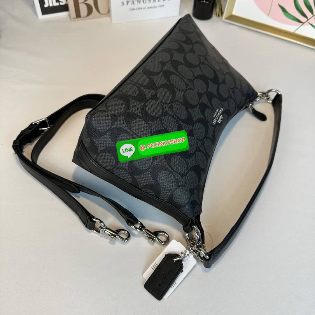 กระเป๋าสะพาย LEWIS IN SIGNATURE CANVAS ( COACH F85696) กระเป๋าหนังลาย C ผ้าใบเคลือบซิกเนเจอร์ พร้อมรายละเอียด หนัง เรียบ] ภายในกระเป๋ามัลติฟังก์ชั่น ปิดด้วยซิป ซับในผ้า