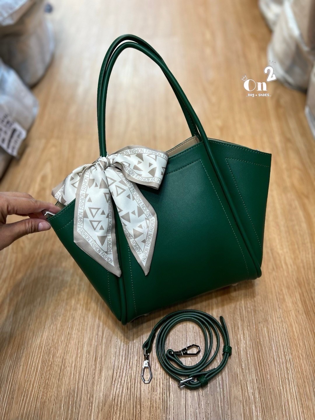 📣 Classic Working PU Bag 🔥 ▪️กระเป๋าสะพายไหล่ &สะพายข้าง ประดับริบบิ้น วัสดุเป็นหนัง PU Premium มีสายยาวให้ 1 เส้น ทรงสวยมากก❤️