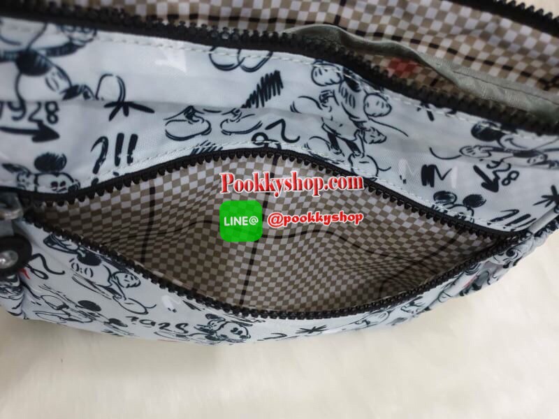 พร้อมส่ง KIPLING CROSSBODY BAG กระเป๋าสะพายพิมพ์ลายมิกกี้สีสันสดใส จุดเด่นมีช่องซิปหลายช่อง จุของได้เยอะและเป็นสัดส่วน มาพร้อมกับสายสะพายที่สามารถปรับระดับได้ จะสะพายข้างหรือสะพายแบบเฉียงก็ดูดีนะคะ รุ่นนี้ขอแนะนำเลยค่าาา