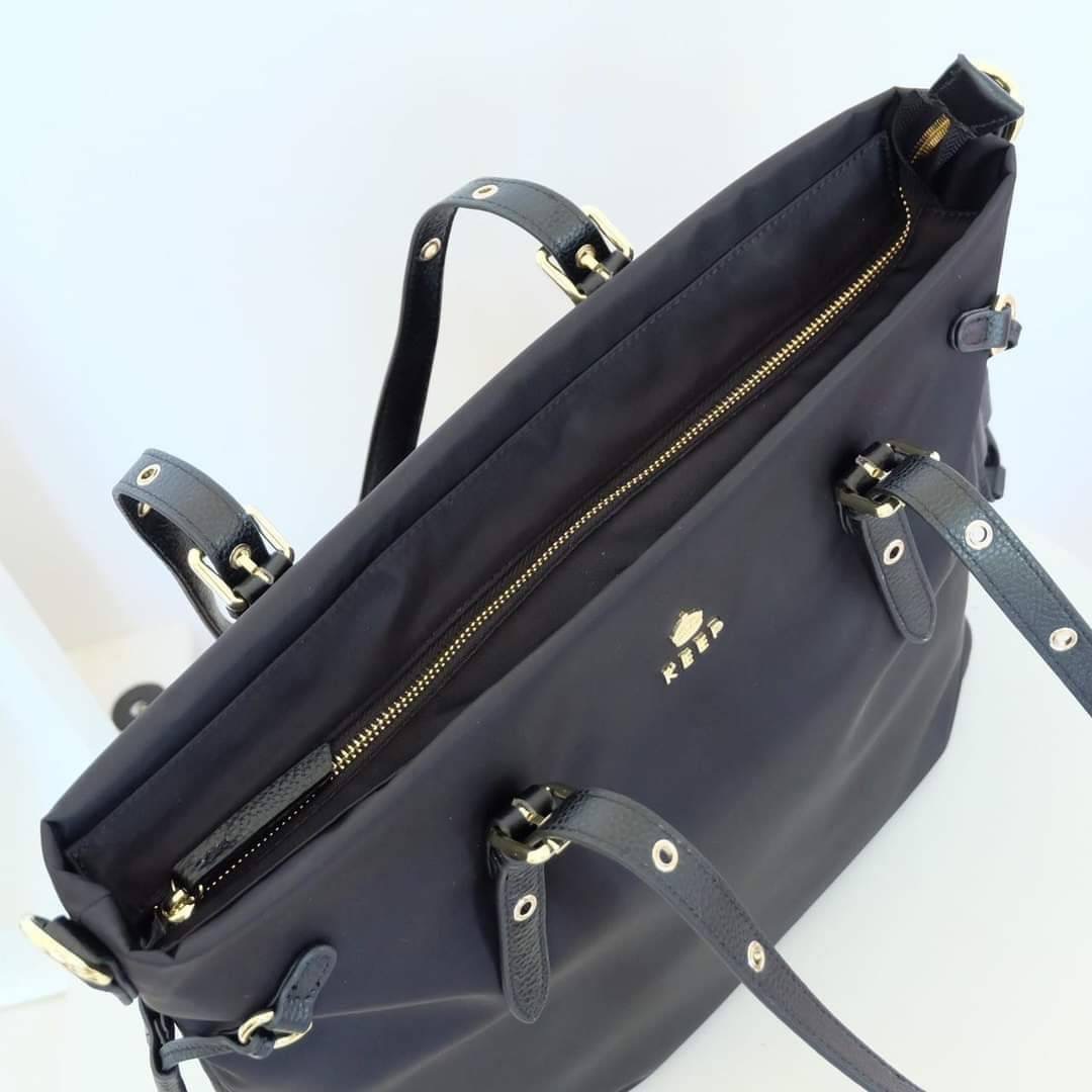 Must have เข้าใหม่ล่าสุดค่า KEEP ‘ Visa’ คอลเลคชั่นใหม่ เพิ่ม +++ ฟรีกระเป๋าลูก และ สายสะพายยาว ใครกำลังกระเป๋าทรงสวย Size L ที่หยิบมา ใช้ได้ในทุกๆวัน ต้องรุ่นนี้เลย แนะนำ สวยมากค่า อะไหล่สี Rose gold ka สวยมาก !!