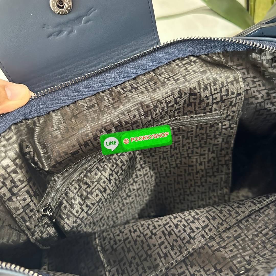 LONGCHAM LE PLIAGE XTRA Hobo bag M กระเป๋าสะพายไหล่ HOBO ออกแบบเพื่อให้ดูเรียบหรูหรา มีความสง่า รูปทรงเก๋ไก๋ วัสดุหนังแกะนิ่มมือ สายสะพายไหล่ปรับระดับได้และถอดออกถือได้ เปิด- ปิด ด้วย ซิป ภายใน ช่องโล่งกว้าง มีช่องซิปแยก ใบใหญ่สามารถใส่ของได้เยอะคะ