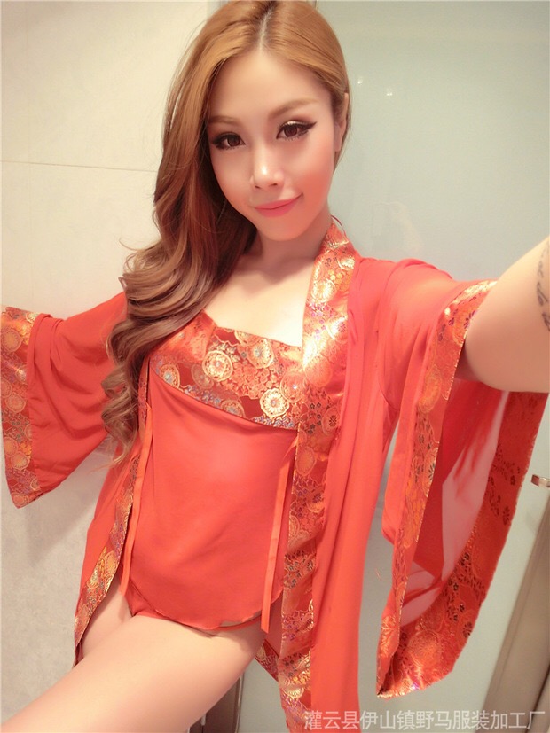 SET ชุดคลุมเซ็กซี่ สีแดง เนื้อผ้าซีทรูสวยหรู แต่งลายปักจีน พร้อม ชุดทูพีซ คล้องคอ สีแดง สไตล์สาวจีน สวย เซ็กซี่มากมายคะ