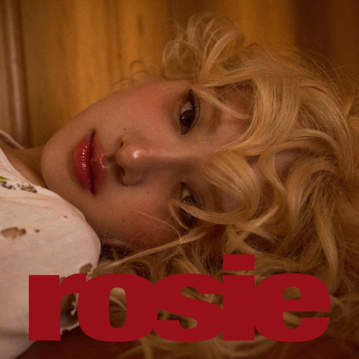 ROSÉ first studio album ‘rosie’ + GIFT