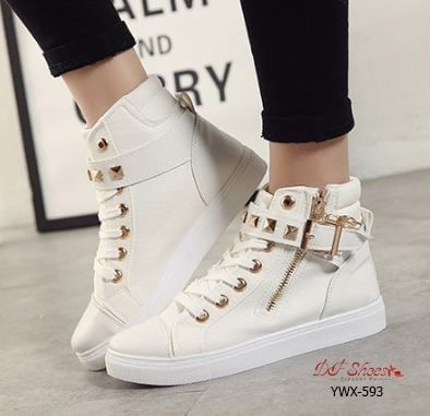 สินค้าพร้อมส่ง รองเท้าผ้าใบหุ้มข้อนำเข้าเสริมส้น ผ้าแคนวาส ส้นPU ประดับแถบซิปสีทองรูปหัวกระโหลก ด้านข้างมีเทปเมจิกเทปใส่ง่าย ดีเทลสวยเก๋ไม่ซ้ำใครค่ะ