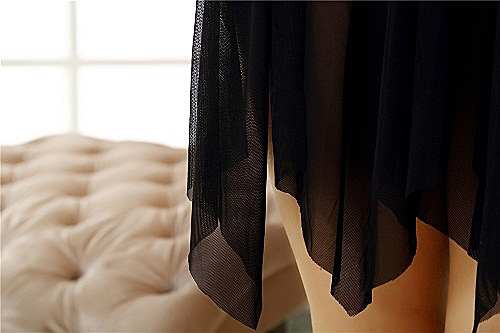 เซ็กซี่ สีแดงสด แต่งลูกไม้ ผ่าขา 4ด้าน สวย เก๋ เซ็กซี่ แบบมีระดับมากๆคะ เนื้อผ้าดีมาก มีน้ำหนัก ทิ้งตัว งานปักละเอียด และสวยมากๆ ชุดนี้ สต็อกมีจำกัด