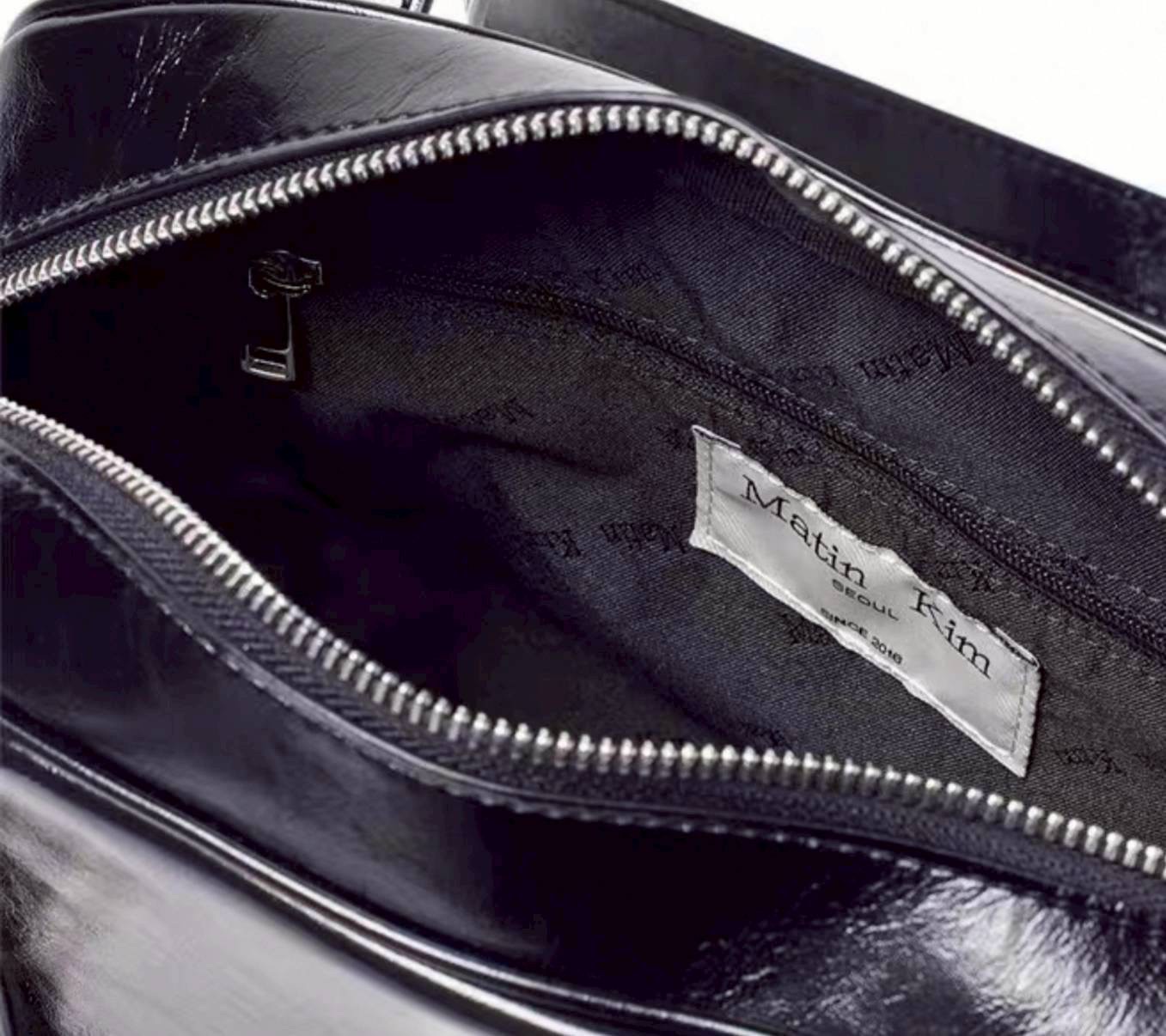 กระเป๋า Martin kim แบรนด์ดังเกาหลี ไม่ต้องต่อคิวซื้อ มาช้อปตรงนี้ได้เลยจร้า หนังเกรดงานพรีเมี่ยม ดีไซน์สวย ..ใส่ของได้จุๆ