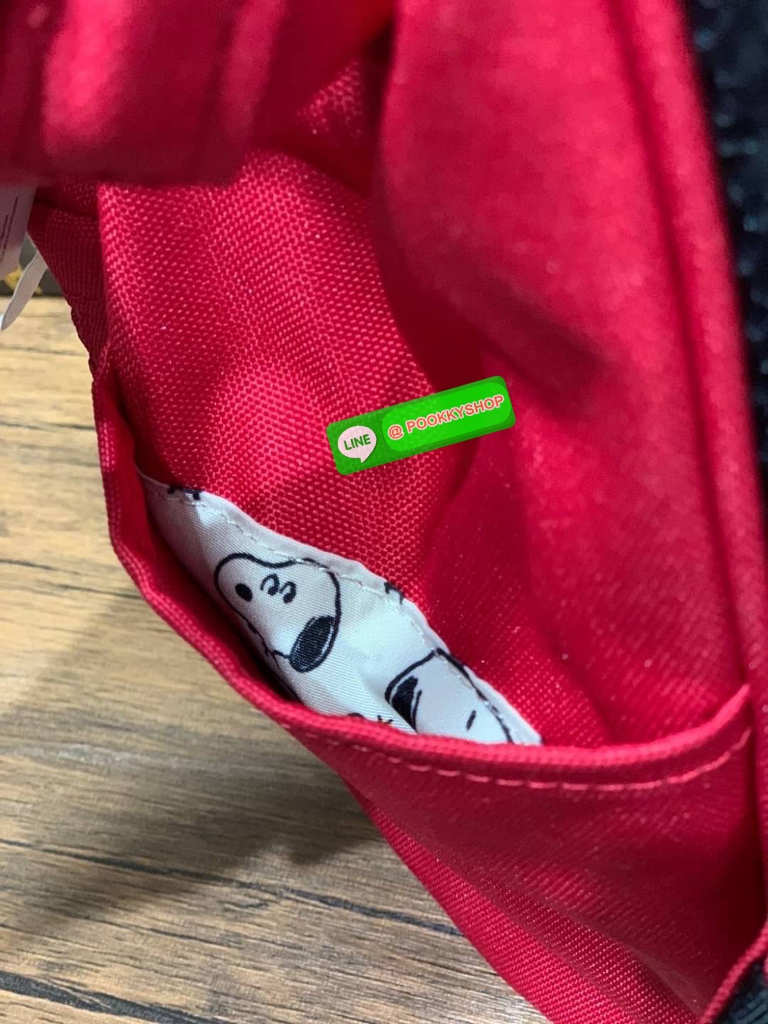 ANELLO x Peanuts Backpack (Size Kids) os-s043 ได้ Collaboration หรือเป็นการร่วมงานกับตัวการ์ตูนสุดคลาสสิคอย่าง Peanuts มานำเสนอโดยเอาคาแลคเตอร์ ในการใช้ชีวิตประจำวัน ที่เหมาะสม มาวางบนตัวกระเป๋า กระเป๋า anello (อเนลโล่) กระเป๋าเป้แบรนด์ของญี่ปุ่น ที่มีเอก