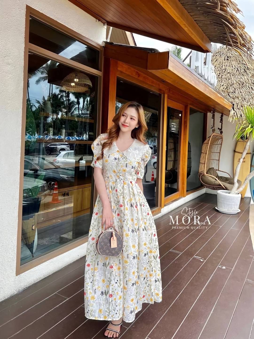 เดรสฉลุยาว คอแต่งลูกไม้ ตัวชุดพิมพ์ลาย ทรงกระดุมผ่าหน้ายาว น่ารักเกินปุยมุ้ยย ของมันต้องมีจริงๆเลยค่าาารุ่นนี้