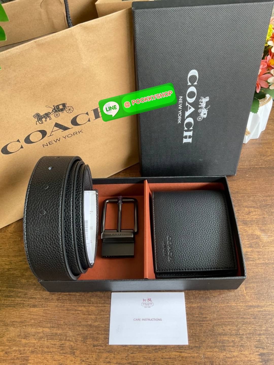 Coach Short Wallet with Belt Set ซื้อ1ได้ถึง 2 💕 Coach Box Set เซตสุดคุ้ม!! มาพร้อมกล่องสุดหรู กระเป๋าสตางค์ + เข็มขัด ชุดกระเป๋าสตางค์ใบสั้น และ เข็มขัด ปั้มโลโก้แบรนด์ คุณภาพดี💕 โดดเด่นด้วยดีไซน์เรียบหรู และ มีเอกลักษณ์เฉพาะตัว กระเป๋าสต