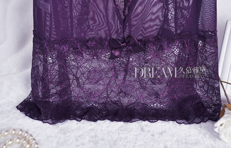 ชุดนอนเซ็กซี่ ชุดนอน ซีทรู แต่งลูกไม้ ชุดสายเดี่ยว ลูกไม้ซีทูสีม่วง แต่งลูกไม้ด้านหน้า และชายกระโปรง ด้านหลังแต่งริบบิ้น ร้อยสลับแบบเก๋ๆ เพื่อเพิ่มความยืดหยุ่นตามสัดส่วนคะ สีหรูๆ คุณหนู จร้า+ G-string เข้าชุดคะ