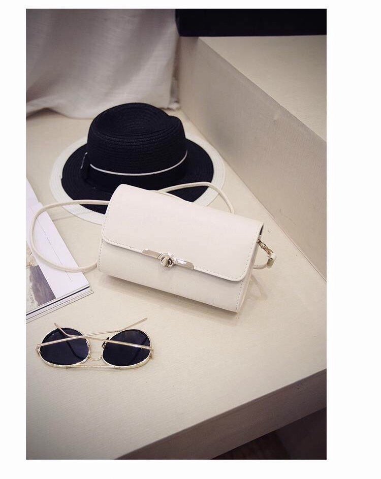 กระเป๋าสตางค์ กระเป๋าคลัชมือ กระเป๋าสะพายข้าง สีดำ เนื้อสวย เรียบหรู คุณหนูมากๆคะ size :ยาว19*สูง12*หนา 6cm