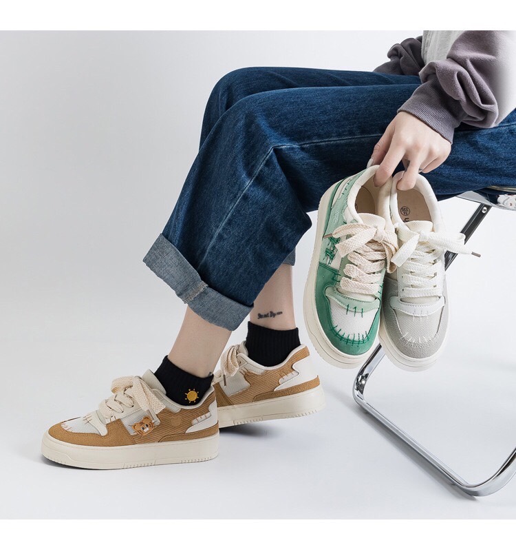 พร้อมส่งคะ รองเท้าผ้าใบ สไตล์เกาหลีมาใหม่ สวยยืน1 🥇มาแล้วจ้า ทรงสวยอย่างดี งานเกร๋เรียบหรูดูแพง ตัวนี้ห้ามพลาด ใส่สบายจะแมตช์กับกางเกง👖หรือกระโปรง👗ก็ได้ค่ะ แม่ค้าคอนเฟริม ห้ามพลาดเลยจ้าตัวนี้แนะนำ อย่าช้ารีบเลย