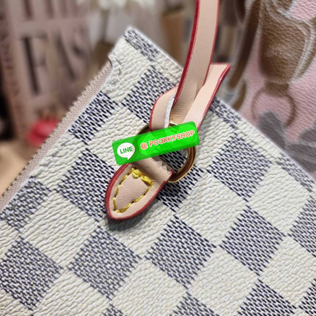 NEW IN!! LV 2IN1 TOTE SET WITH NAUTICAL PRINT ดีไซน์ใหม่ต้อนรับฤดูร้อน กับกระเป๋าสะพายไหล่ใบใหญ่ทรง tote มาพร้อมใบลูก พรีเมี่ยมกิ๊ฟสุดคุ้ม!! คลาสสิคที่สุด เป็นอีกรุ่นที่มีคนใช้เยอะมากๆ โทนสีละมุน วัสดุหนังแคนวาสปั๊มลายเต็มใบ ปากกระเป๋ามีหูเกี่ยว ด้านข้างม