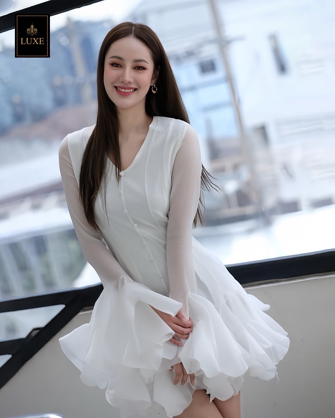 เดรสแฟชั่น เดรสกระโปรงสั้น เสื้อคอวีแขนยาว ตีเกล็ดเข้ารูป