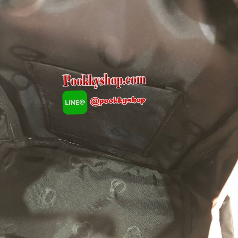 STARBUCKS BACKPACK กระเป๋าเป้สุดน่ารัก ขนาดกำลังพอเหมาะสำหรับใส่ของระหว่างวัน และช่องจัดเก็บอีกหลากหลายรูปแบบ ดีไซน์สวยนับเป็นอีกหนึ่งกระเป๋าเป้ที่พร้อมให้คุณได้สะพายออกไปข้างนอกได้ทุกวันอย่างมั่นใจ เพราะแมทช์เข้ากับทุกลุค รุ่นนี้แนะนำเลยค่า