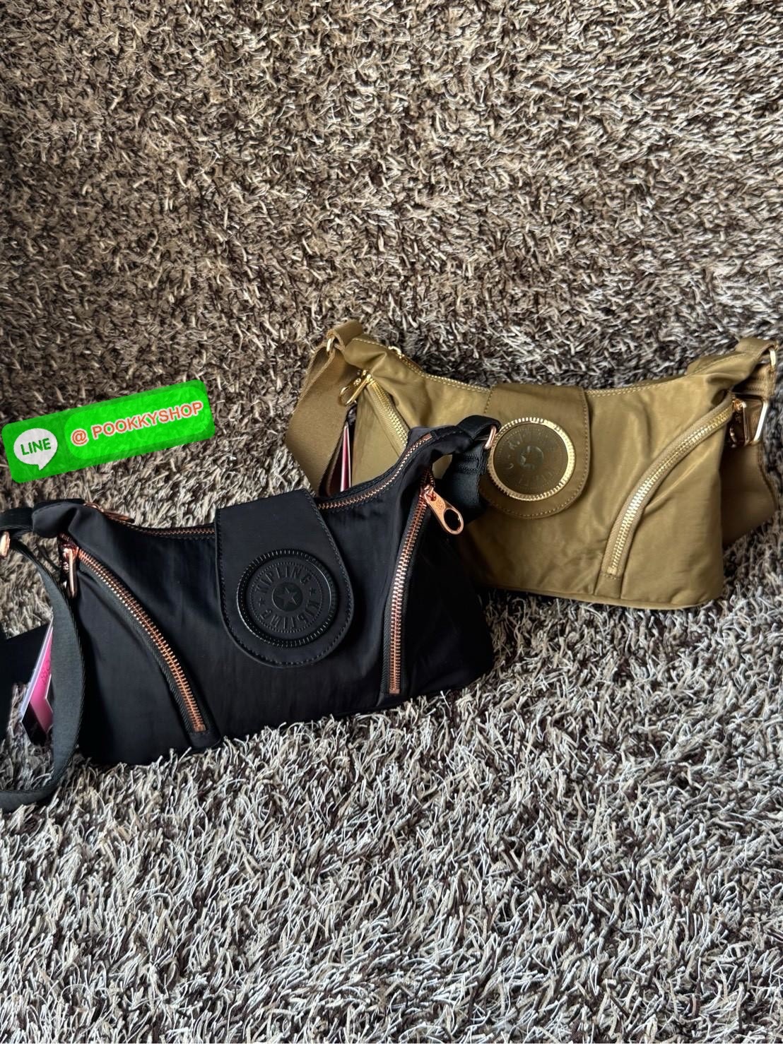 Kipling Syro Shoulder bag กระเป๋าในสไตล์มินิมอล แต่สามารถใส่สิ่งของได้ครบครัน มีทั้งช่องซิปภายในและนอก น้ำหนักเบา มีสายสะพายครอสบอดี้ได้