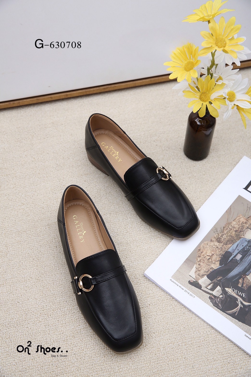 รองเท้าคัชชูทรง Loafers สไตล์แบรนด์หน้าประดับอะไหล่ทองพื้นซัพพอร์ตใส่สบาย มีกันลื่นทรงสวยใส่เข้ากับชุดได้ง่ายทั้งชุดทางการและชุดแฟชั้นอัพชุดสวยใหัดูดีขึ้นด้วยค่ะ