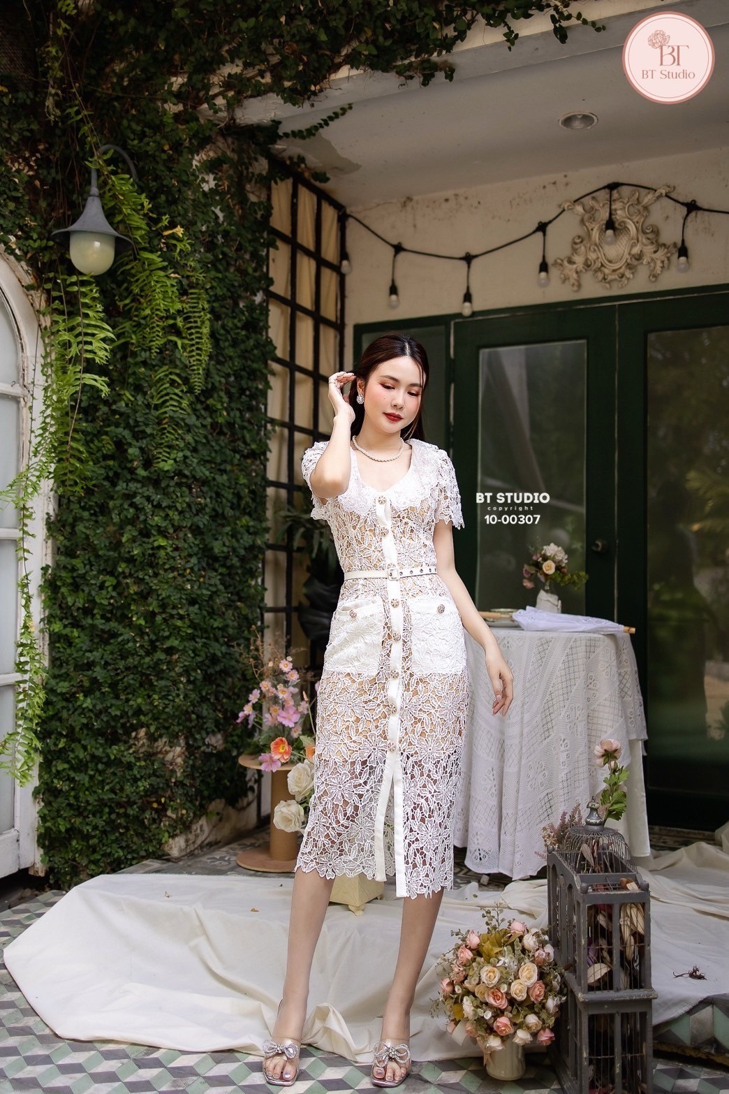 เดรสแฟชั่น เดรสลูกไม้คอแต่งปกระบายแต่งขอบปลายหยัก