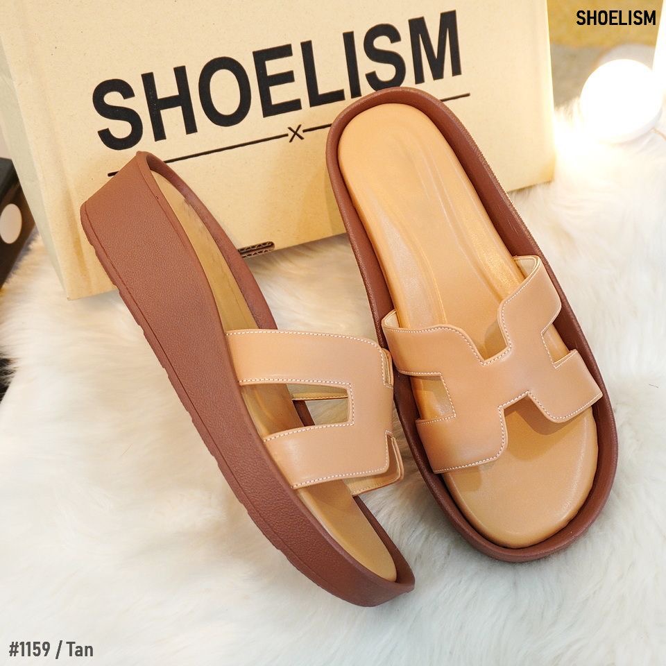 💜 พร้อมาส่งจ้า 💜 เอาความนุ่มมาเสิร์ฟกันอีกแล้ว รองเท้าแตะลำลอง พื้นบุฟองน้ำนุ่มสบายเท้าสุด หนังนิ่มไม่บาดเท้า โทนสีละมุน อย่ามัวรอช้าโดนใจสีไหนรีบทักมาได้เลยจ้า