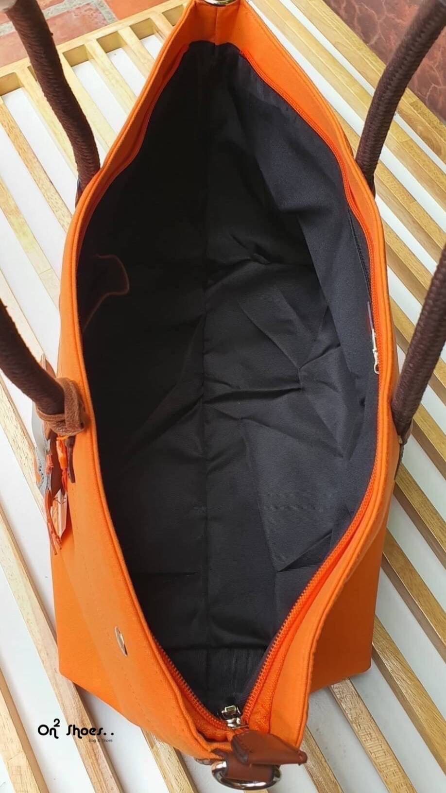 New stock “ HERMÈS “ กระเป๋าสะพายทรงชอปปิง วัสดุแคนวาสขอบเป็นหนัง ซิปปั้ม ปั้มแบรนด์ทุกจุด มีสายยาว พร้อมส่ง 4 สี