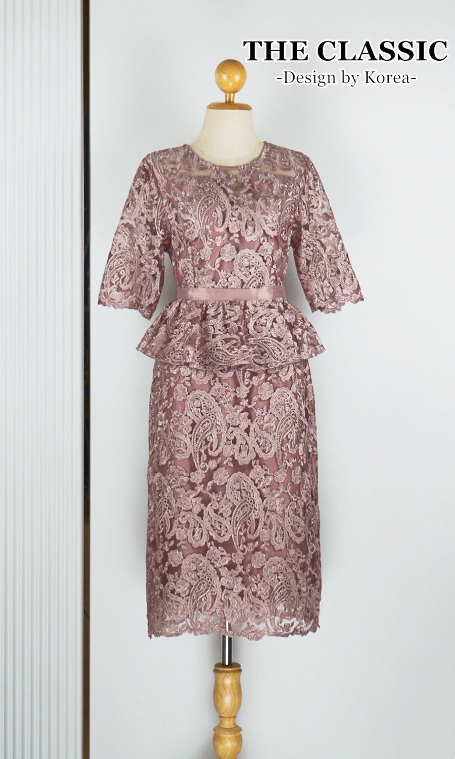 เดรสแฟชั่น เดรสลูกไม้เอวระบาย ใช่ผ้าลูกไม้งานปักลายด้วยไหมเนื้อเงา