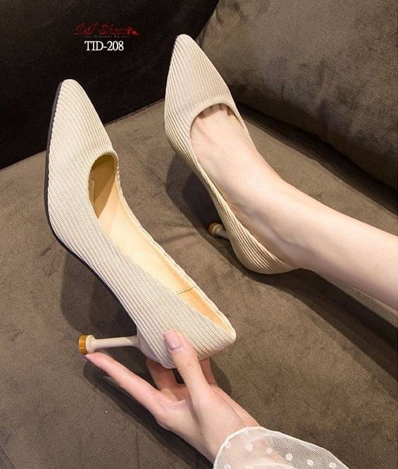 สินค้าพร้อมส่ง รองเท้าคัชชูส้นสูงหัวแหลมนำเข้า วัสดุผ้าร่อง ส้นเข็ม ใส่แล้วเท้าดูเรียวสวย คลาสสิค ใส่แมทง่ายทุกชุดทุกโอกาส