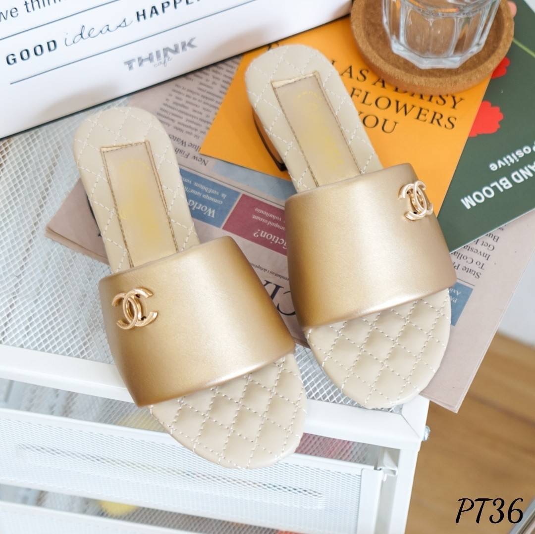 พร้อมส่ง NEW คอลเลคชั่น 2022!! รองเท้าส้นสูง 1 นิ้ว งานทรงสวม ร้านจะบอกให้ทราบว่า รุ่นนี้ นุ่มมากกกกก นุ่มทุกส่วนเลย ไม่ว่าจะบริเวณหน้าสวมที่ร้านเน้น ใช้วัสดุเกรดคุณภาพดี พื้นบุนวมเดินด้ายตาราง ใส่เดินสบายมากๆ รองรับสาวๆที่หน้าเท้ากว้าง สามารถใส่ได้นะคะ ท