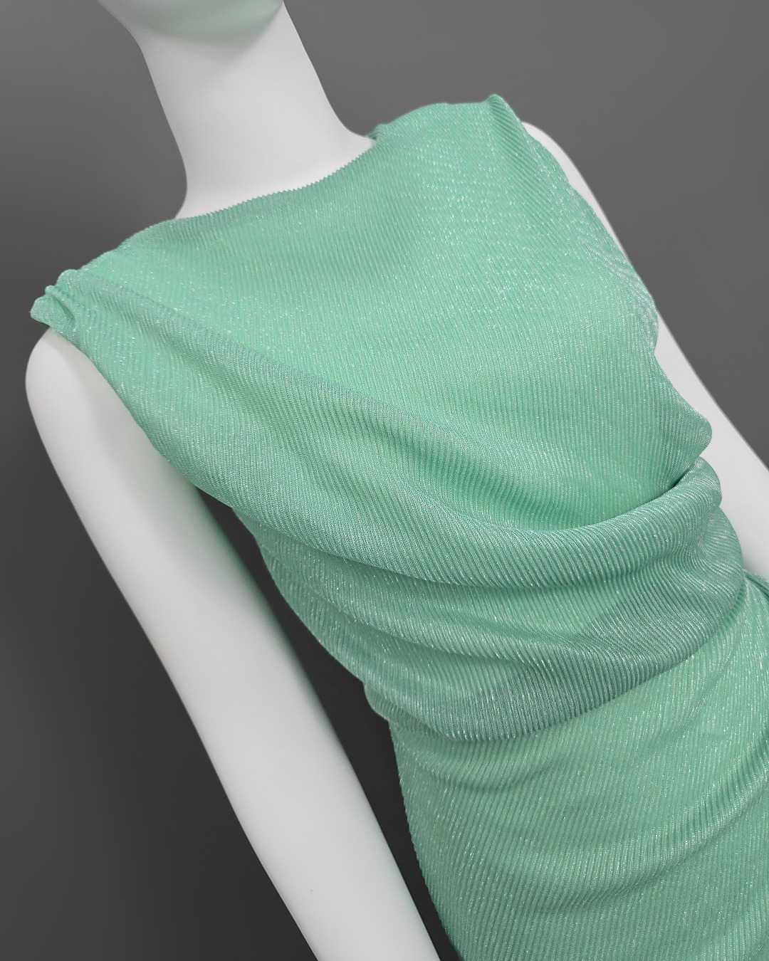 เดรสแฟชั่น มีดี้เดรสเสื้อคอกลมแขนกุด กระโปรงทรงสอบ