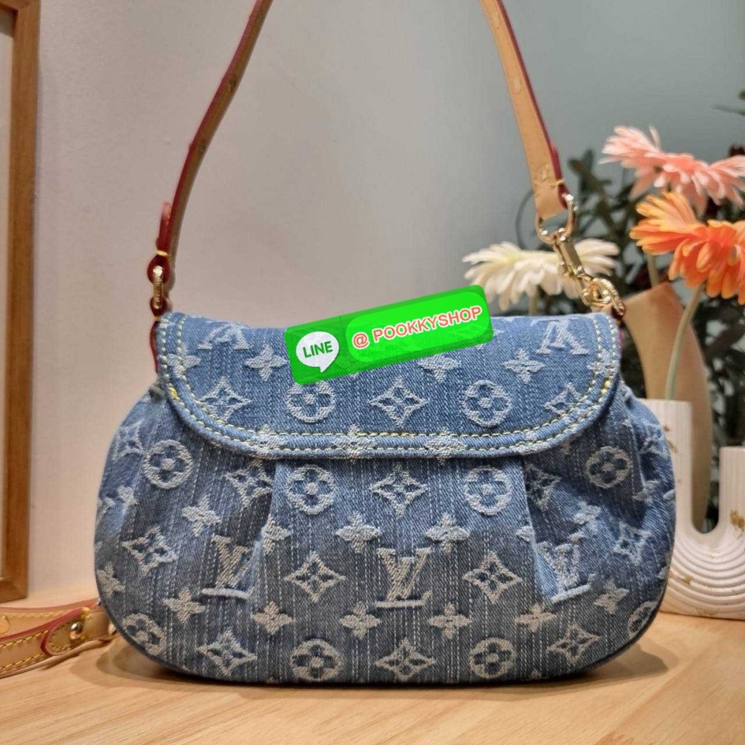 LV sunset monogram denim bag 🔆 Details แรงมากฉุดไม่อยู่ กับกระแสคอลใหม่ lvremix ดีไซน์แบบตัวมัม y2k รูปทรง baguette สวยดูแพง ใบนี้ก็ฉ่ำสุดๆ เป็นกระเป๋าสะพายไหล่ ที่สามารถปรับเป็นสะพายข้างได้
