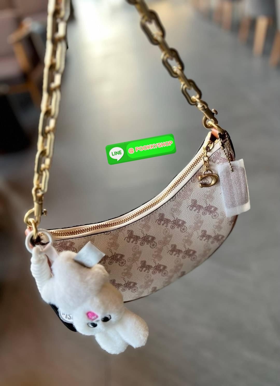 COACH MIRA SHOULDER BAG((CM582//583)) 💌เอาอะไรมาไม่คุ้ม ใบเดียวเอาอยู่ตลอดวันไม่ว่าจะตอนกลางวันหรือใช้ไปปาตีร์กลางคืน! หนังแท้อย่างดี นิ่มสวยคลาสสิคมากๆ
