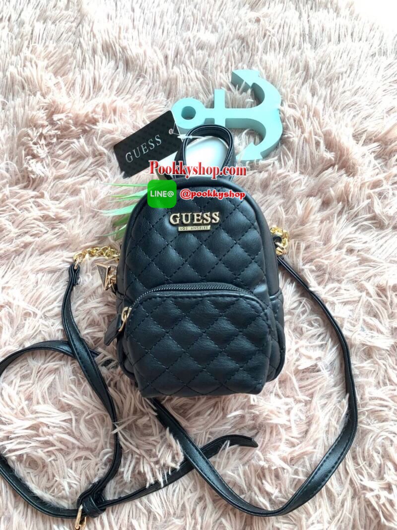 GUESS Factory Women's Evan Mini Crossbody กระเป๋าสะพายใบเล็กสุดน่ารักจาก guess มาแล้วค่า ไอเท็มสุดน่ารัก วัสดุทำจาก pu สกรีนลายสุดน่ารัก ด้านหน้ามีโลโก้ มีพวงกุญแจสวยเก๋ สายสะพายมีสายโซ่สลับหนังปรับได้ 5 ระดับ ด้านบนมีหูหิ้วจับถนัดมือ กระเป๋ามี 1 ช่อ