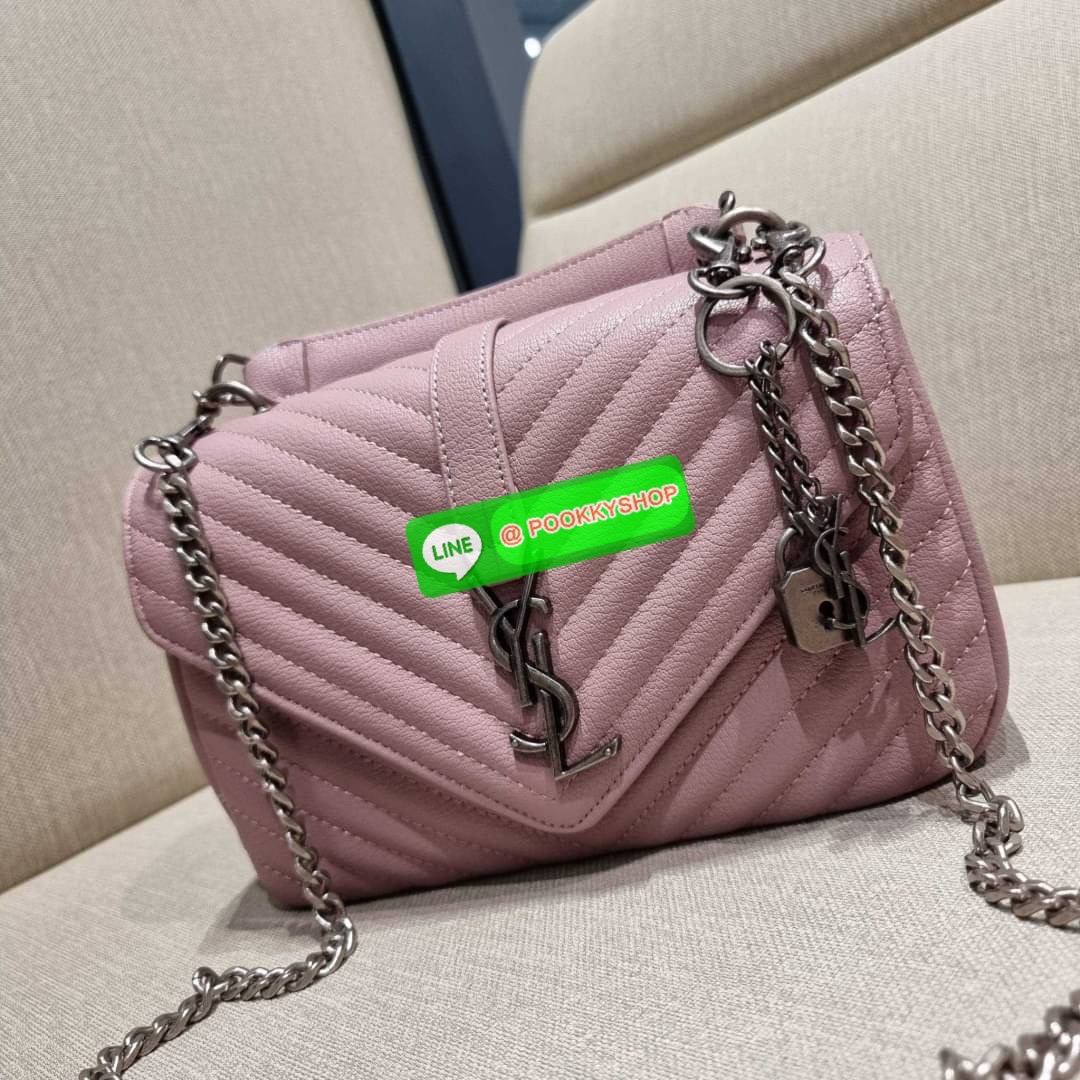 IN STOCK!! Yves Saint laurent crossbody boutique vip bag กระเป๋าสะพายไหล่ ดีไซน์ทรงสวยหรู พิเศษ แถมฟรี พวงกุญแจห้อยโลโก้ ดูแพงไปหมดจริงๆไอเท็มนี้ วัสดุหนังสังเคราะห์ลายคาร์เวีย เปิด-ปิดด้วยกระดุมแม่เหล็ก ภายในโล่งกว้าง แบ่งสัดส่วนไว้อย่างดี มาพร้อมหูจับใน