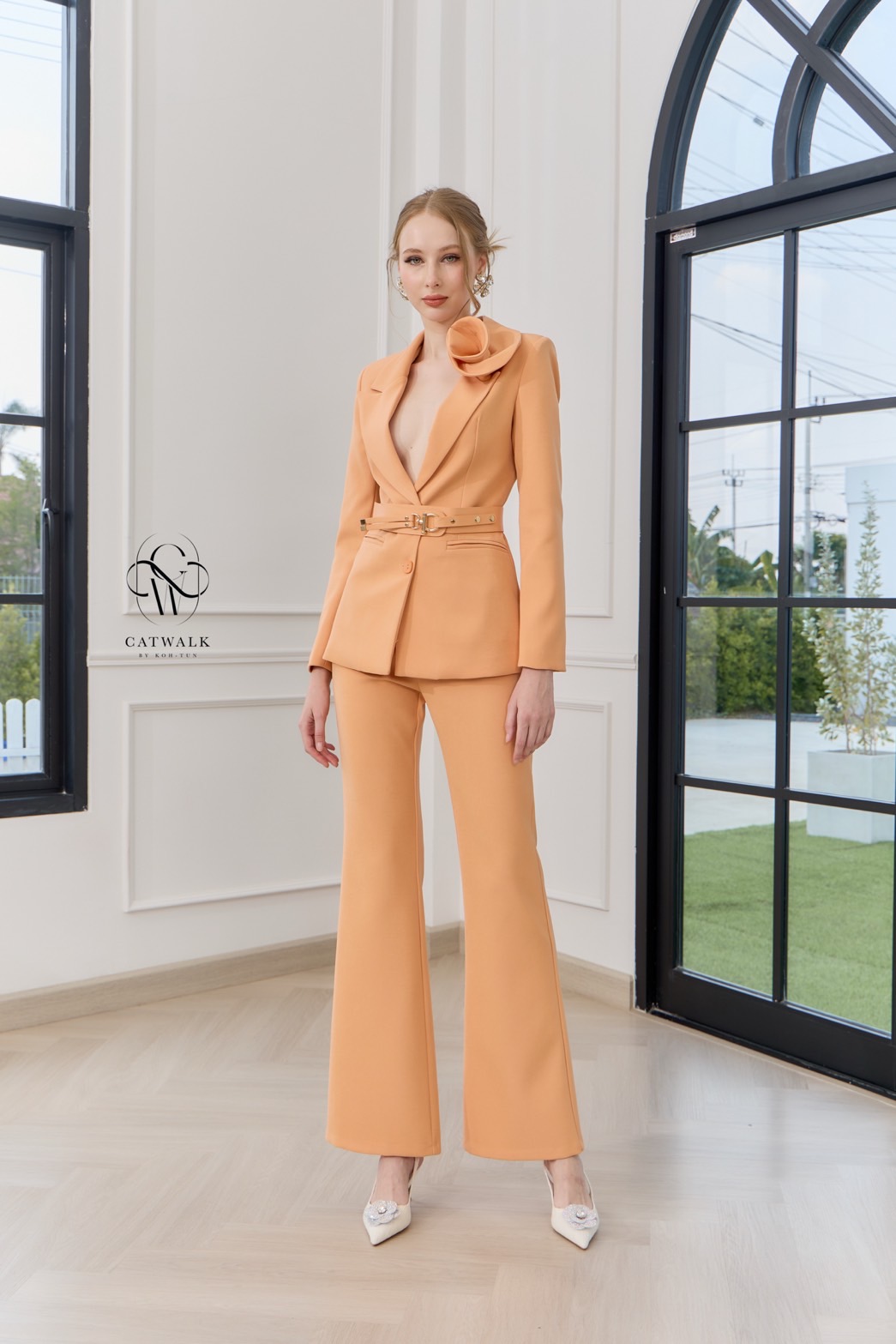 ชุดเซทแฟชั่น กับSet BLAZERปกดอกไม้+เข็มขัด+กางเกงทรงสวย