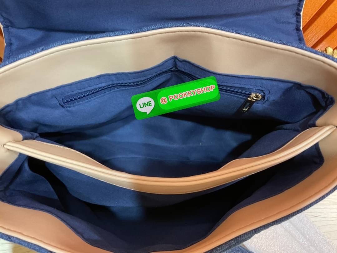 🚚 พร้อมส่ง 🚚 Guess Women’s Crossbody Bag Set สุดคุ้ม!!!! เซตสวยหรูดูแพง สวยจริงจริง ช้าหมด ราคานี้หาที่ไหนได้!! กระเป๋าสะพาย+กระเป๋าสตางค์ใบยาว มาพร้อมพวงกุญแจถอดออกได้ ด้านหน้าประดับโลโก้แบรนด์สวยโดดเด่น กระเป๋าสะพายไหล่ และสะพายข้าง cros